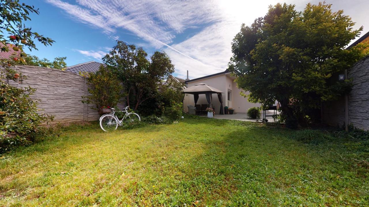 Alia House With Garden In Piestany Villa Exterior photo